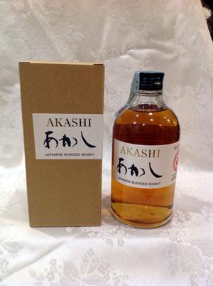 bottiglia di whisky giapponese Akashi